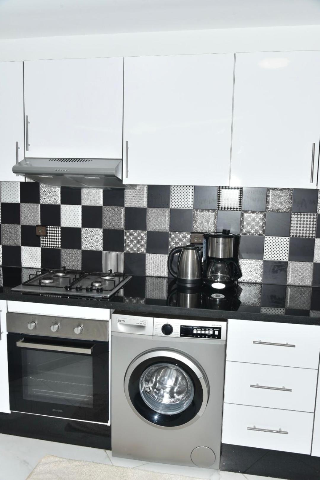 Bright 3-Br In Heart Of Kenitra-Perfect Summer Stay With Parking! 외부 사진
