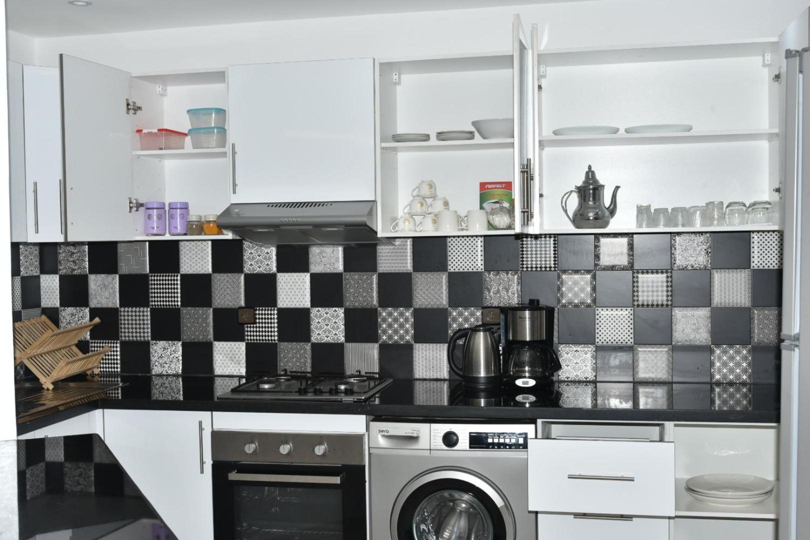 Bright 3-Br In Heart Of Kenitra-Perfect Summer Stay With Parking! 외부 사진